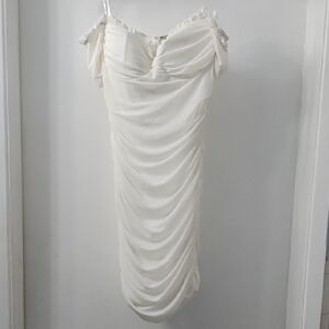 Chic Strapless Cream Dress